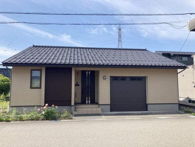 3DK house in Takaoka, Toyama - Photo 1