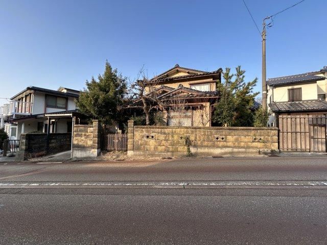204 m² land in Kanazawa, Ishikawa - Photo 1