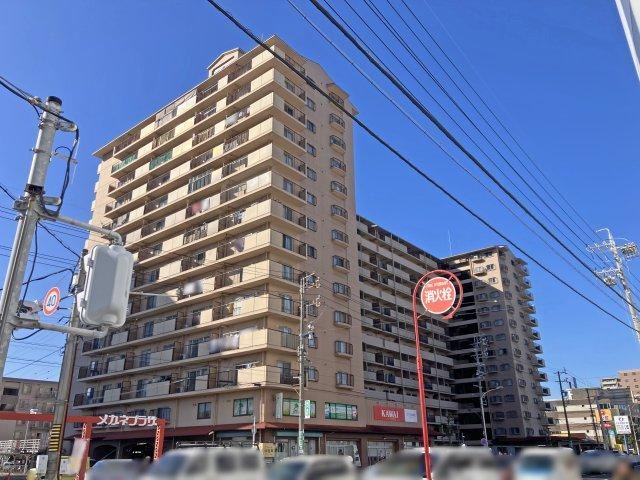 2LDK apartment in Yokkaichi, Mie - Photo 1