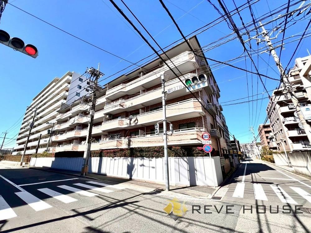 4LDK apartment in Sawara Ward, Fukuoka - Photo 1