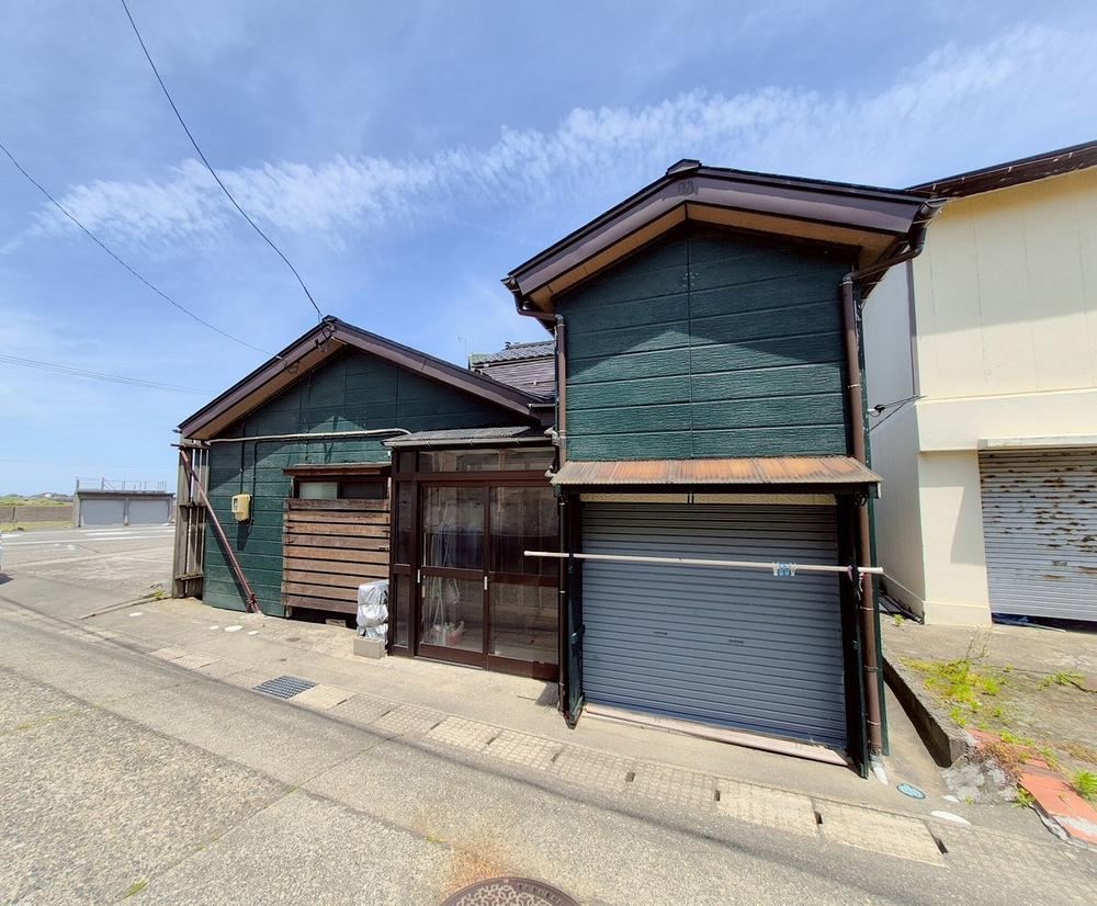 7DK house in Kashiwazaki, Niigata - Photo 1
