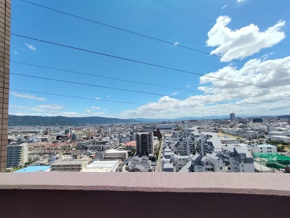 2LDK apartment in Higashiosaka, Osaka - Photo 1