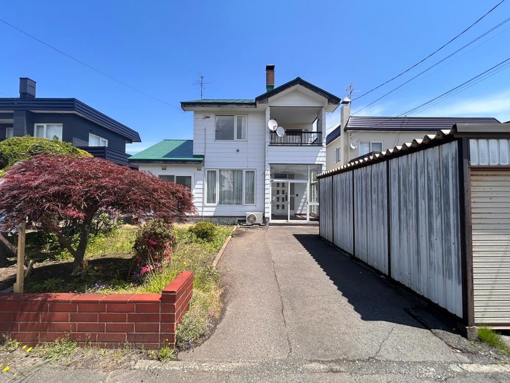 5LDK house in Teine Ward, Sapporo, Hokkaido - Photo 1