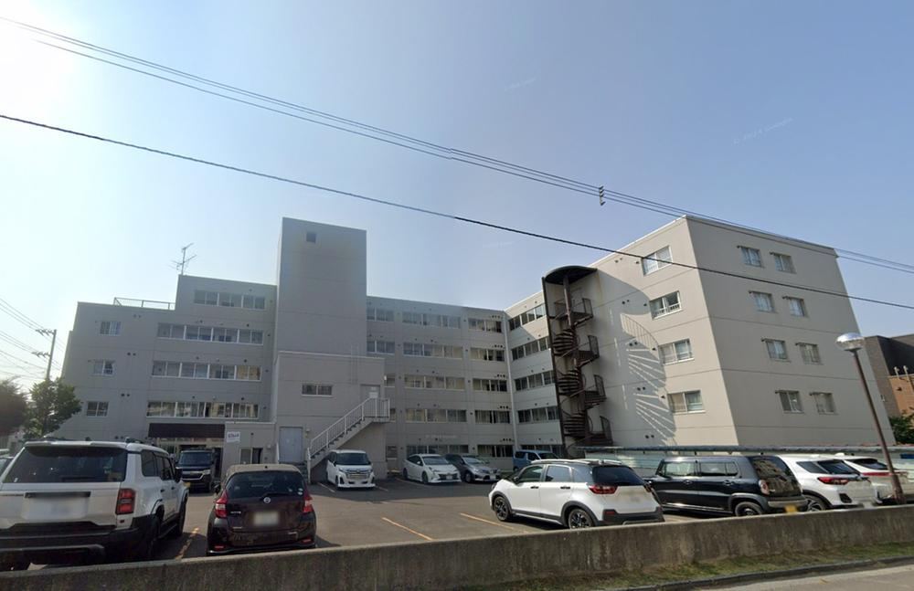 4LDK apartment in Nishi Ward, Sapporo, Hokkaido - Photo 1