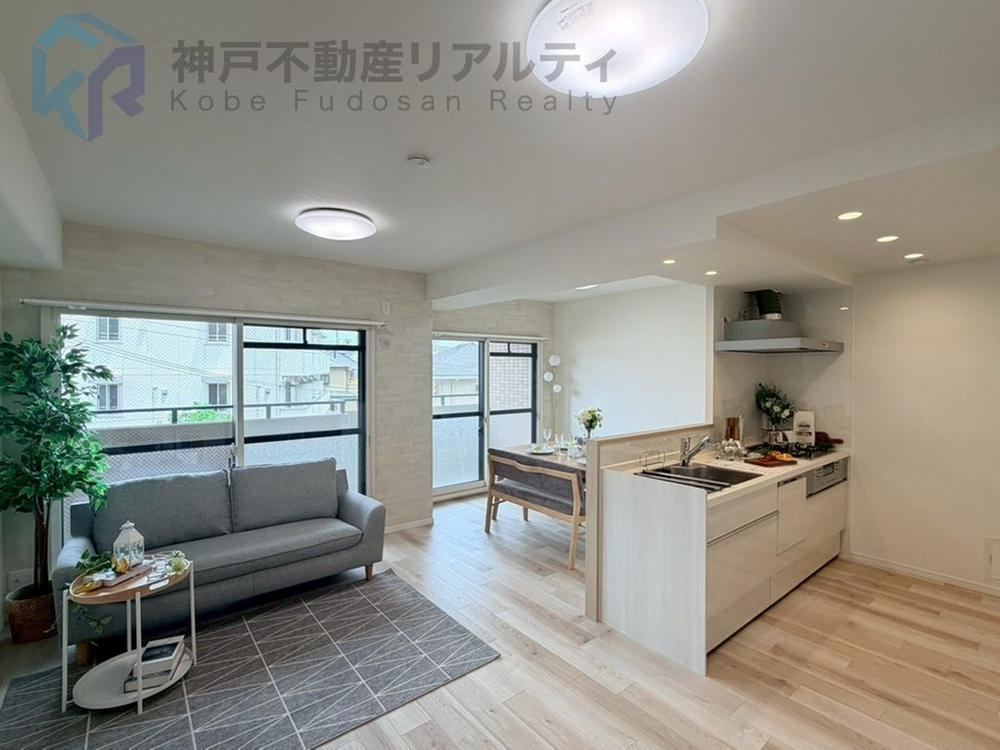 2LDK apartment in Higashinada Ward, Kobe, Hyogo - Photo 1