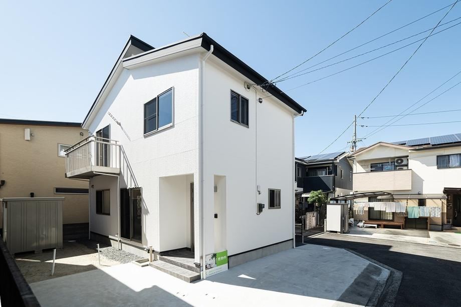 3LDK house in Matsuyama, Ehime - Photo 1