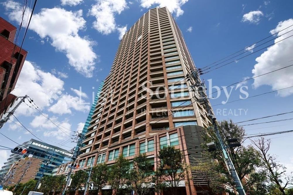 2LDK apartment in Minato Ward, Tokyo - Photo 1
