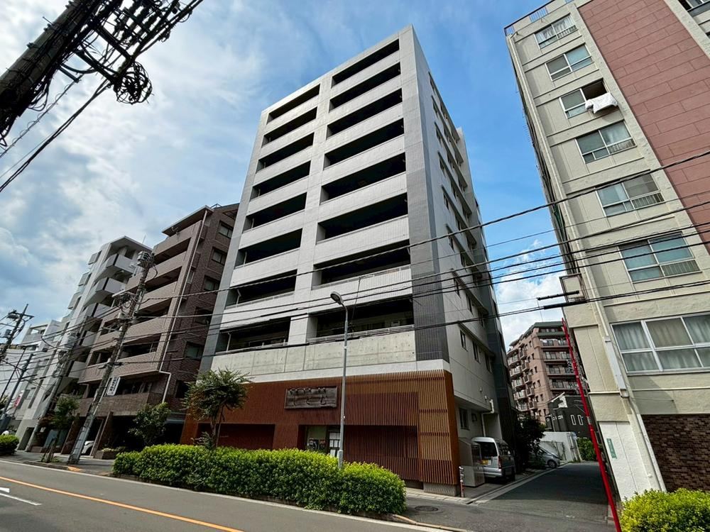 2LDK apartment in Chofu, Tokyo - Photo 1