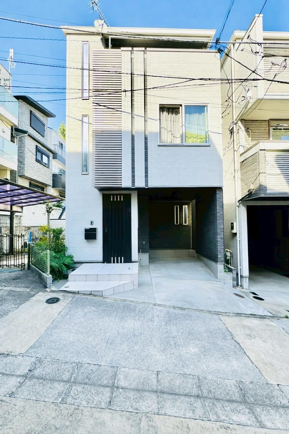 2LDK+S house in Toshima Ward, Tokyo - Photo 1