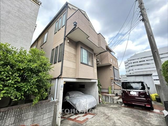 4LDK house in Shinagawa Ward, Tokyo - Photo 1