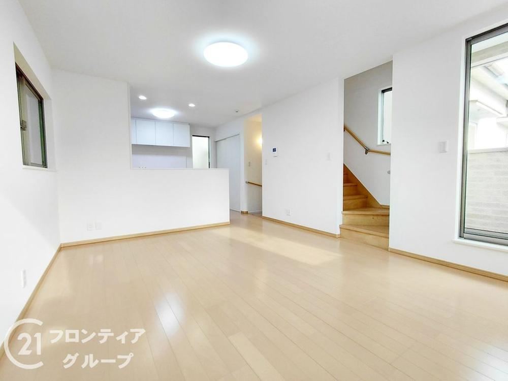 3LDK house in Hirakata, Osaka - Photo 1