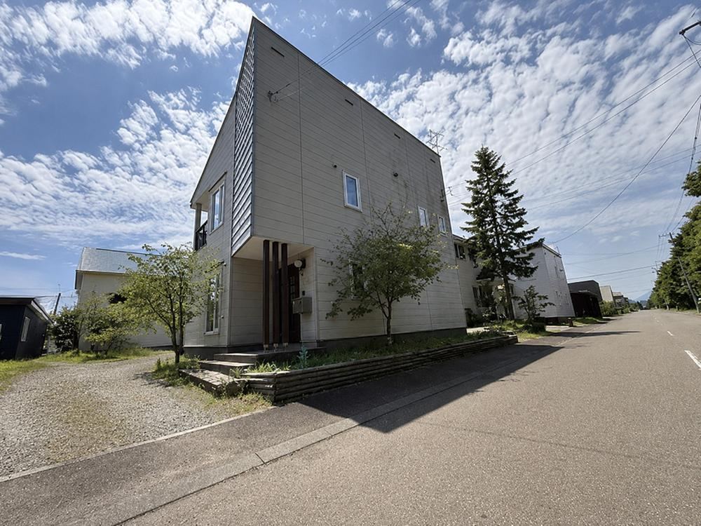 3LDK house in Chitose, Hokkaido - Photo 1