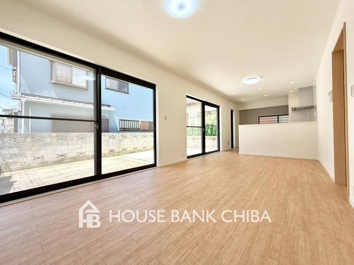 5LDK+S house in Kamagaya, Chiba - Photo 1