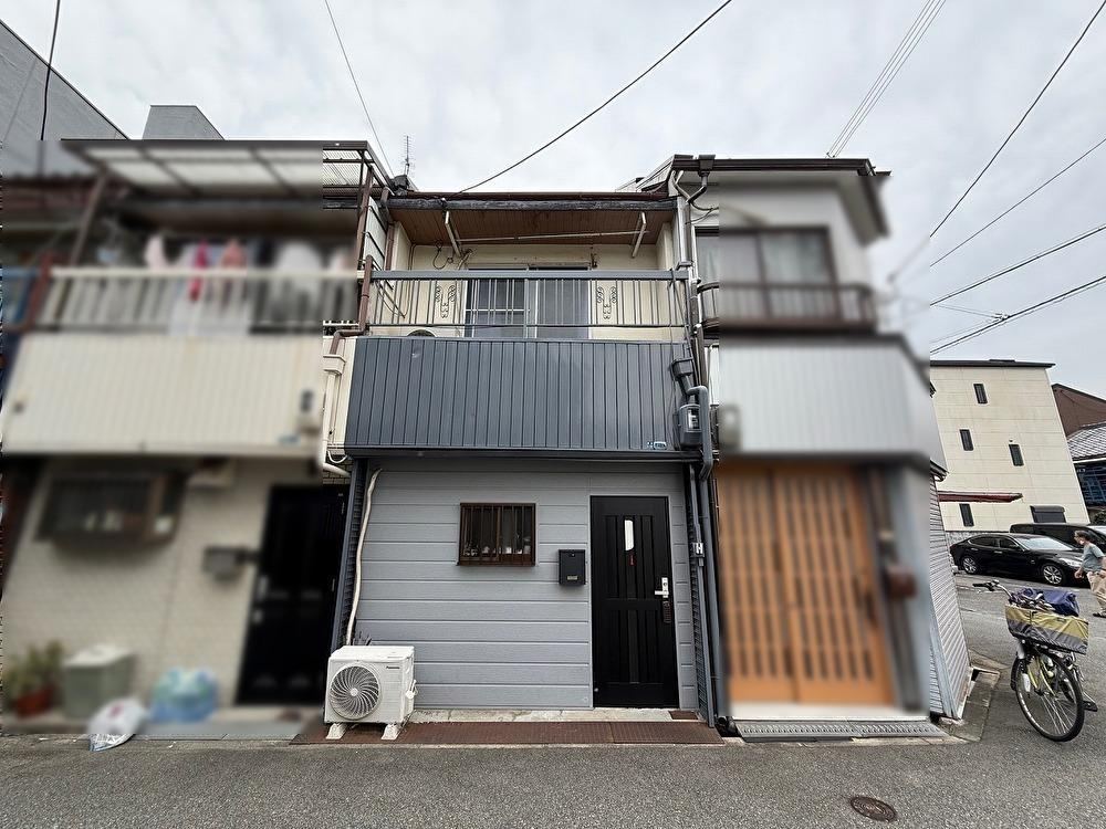 2LDK house in Nishinari Ward, Osaka - Photo 1