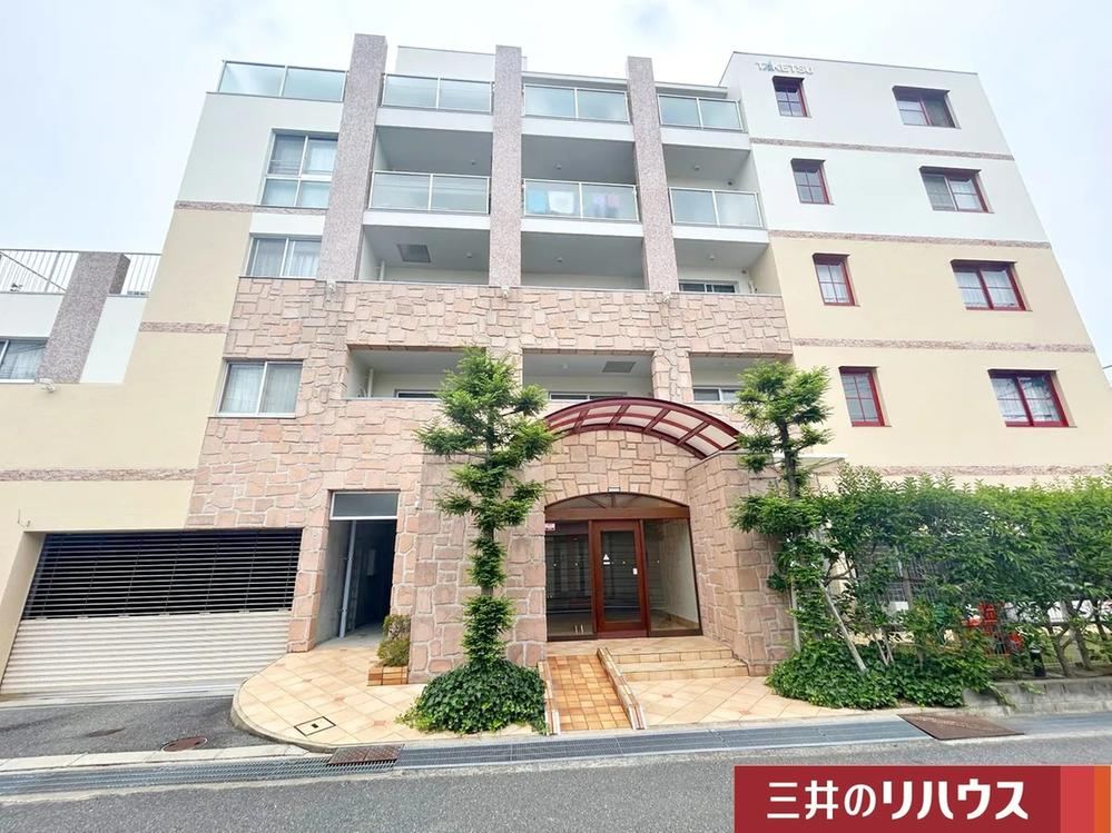 3LDK apartment in Itami, Hyogo - Photo 1