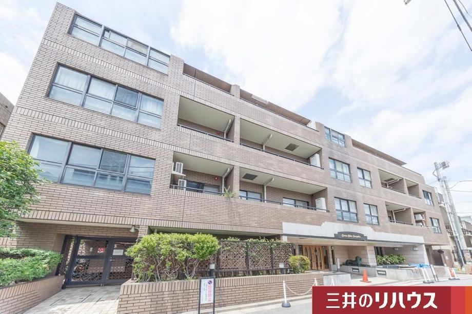 2LDK+S apartment in Bunkyo Ward, Tokyo - Photo 1