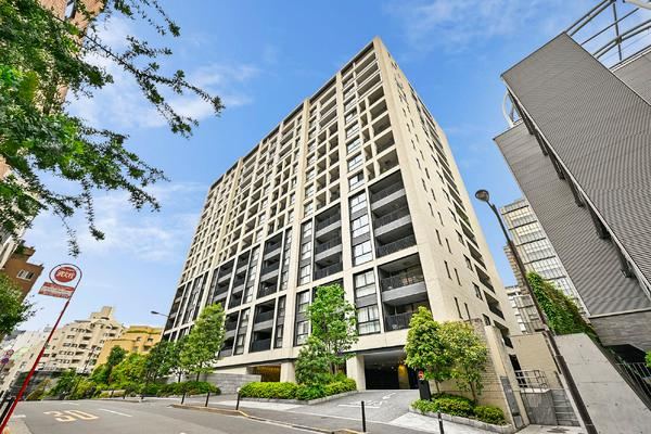 3LDK apartment in Chiyoda Ward, Tokyo - Photo 1
