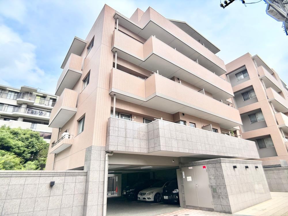 4LDK apartment in Chuo Ward, Fukuoka - Photo 1