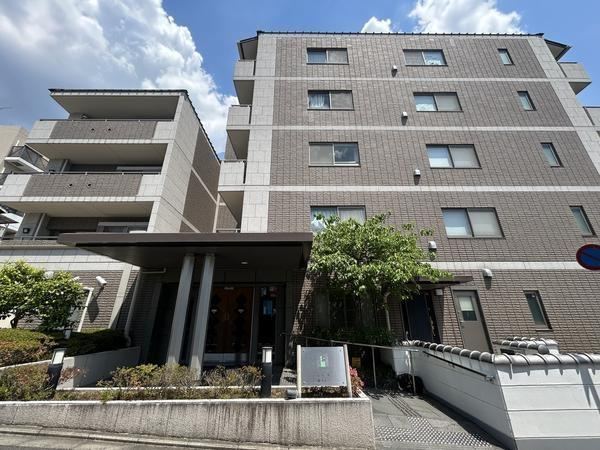 4LDK apartment in Higashiyama Ward, Kyoto - Photo 1