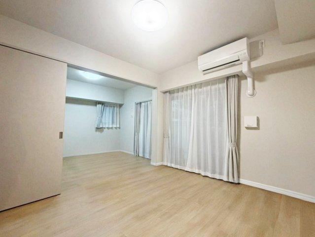2LDK apartment in Kita Ward, Osaka - Photo 1