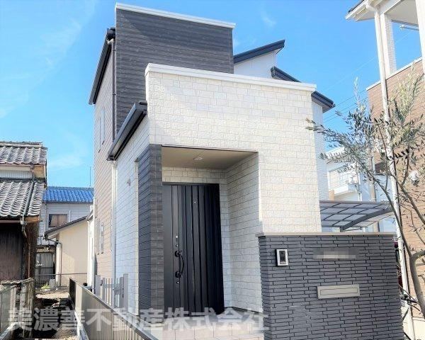 3LDK house in Gifu, Gifu - Photo 1