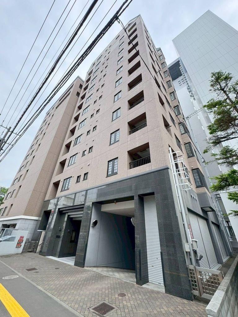 2LDK apartment in Kita Ward, Sapporo, Hokkaido - Photo 1