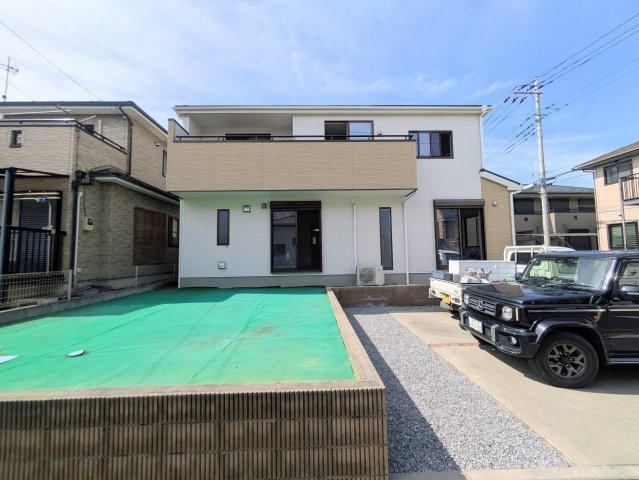 4LDK house in Satte, Saitama - Photo 1