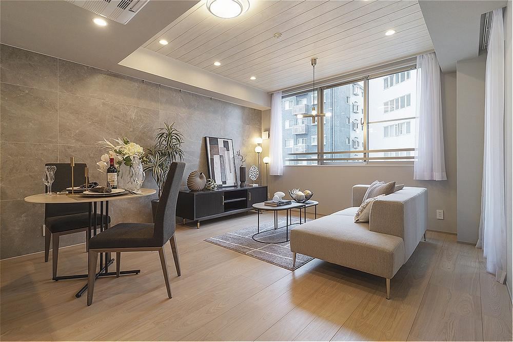 2LDK apartment in Minato Ward, Tokyo - Photo 1