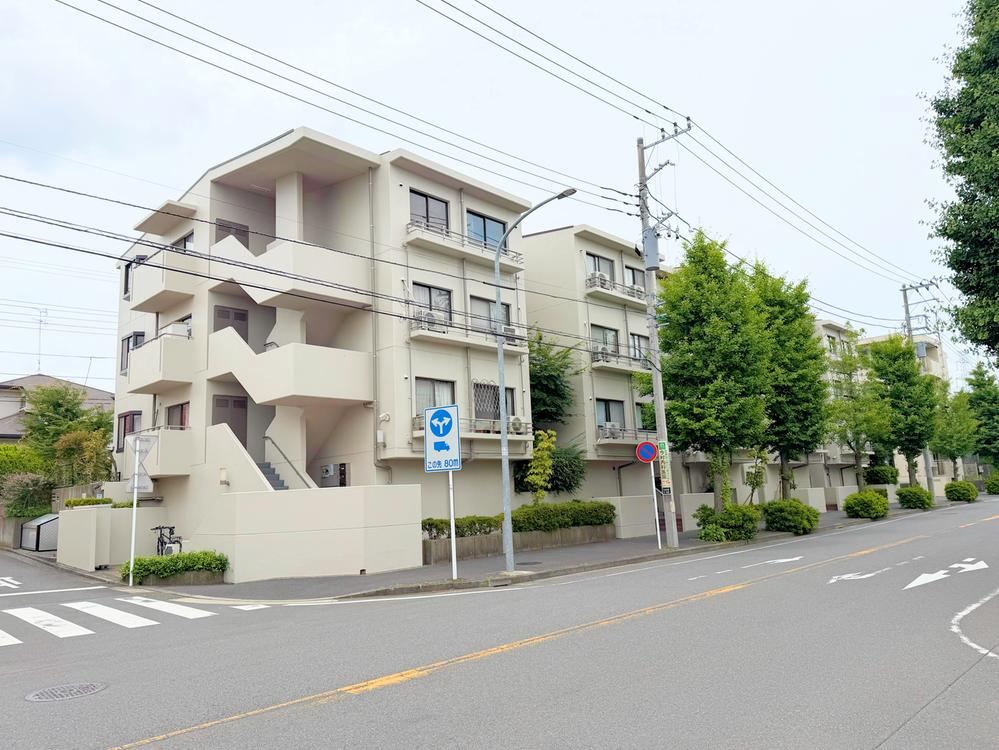 4LDK apartment in Konan Ward, Yokohama, Kanagawa - Photo 1