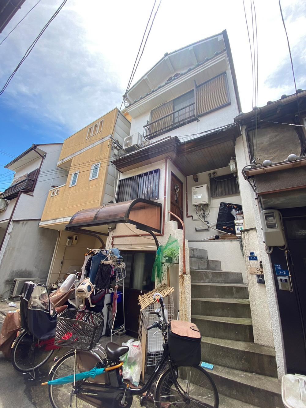 4LDK house in Nishinari Ward, Osaka - Photo 1
