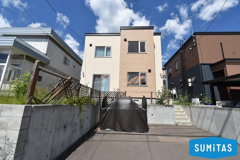 4LDK+S house in Minami Ward, Sapporo, Hokkaido - Photo 1