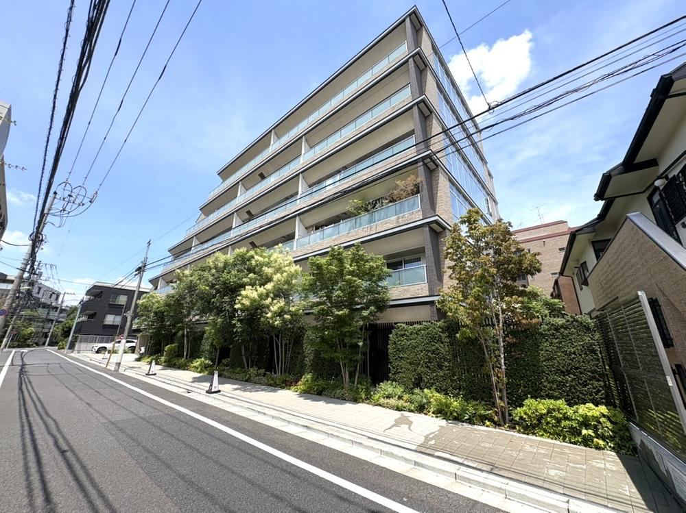 2LDK apartment in Setagaya Ward, Tokyo - Photo 1
