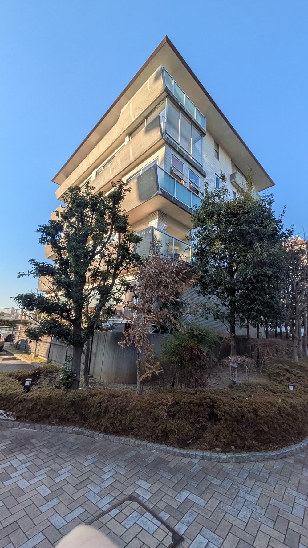 2LDK apartment in Bunkyo Ward, Tokyo - Photo 1