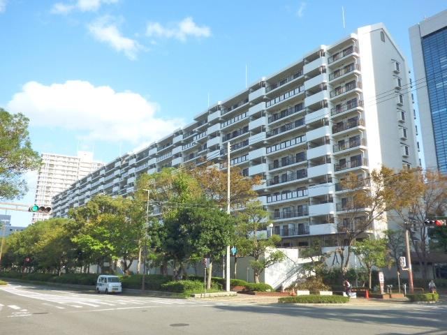 3LDK apartment in Chuo Ward, Kobe, Hyogo - Photo 1
