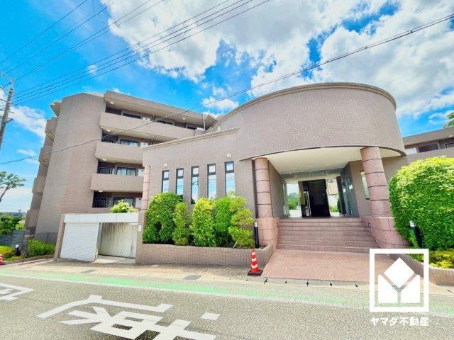 4LDK apartment in Nishinomiya, Hyogo - Photo 1