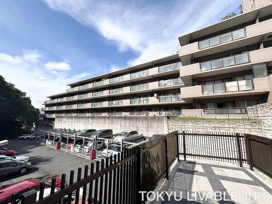 4LDK apartment in Asao Ward, Kawasaki, Kanagawa - Photo 1