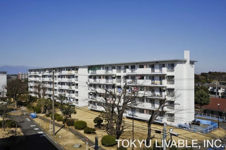 2LDK apartment in Totsuka Ward, Yokohama, Kanagawa - Photo 1