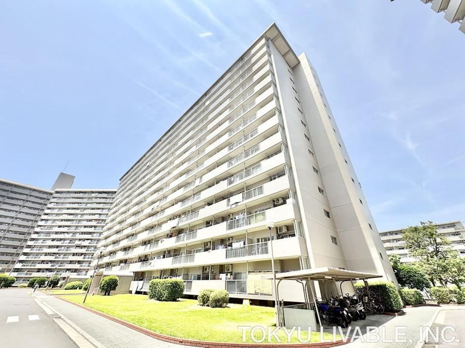3DK apartment in Joto Ward, Osaka - Photo 1