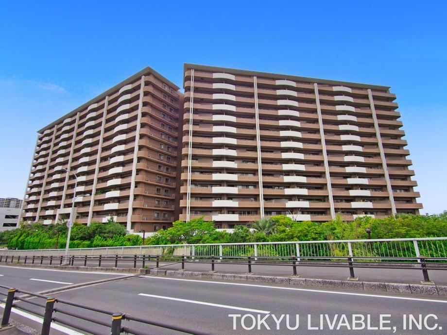 4LDK apartment in Urayasu, Chiba - Photo 1