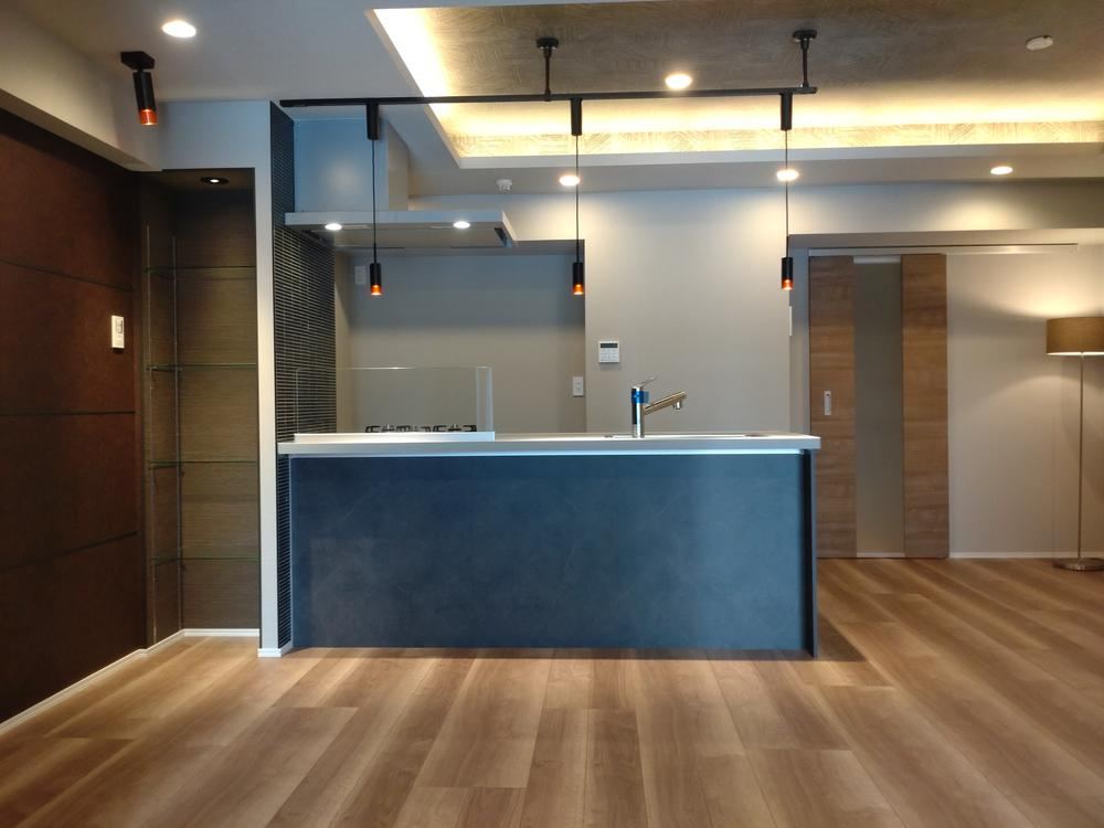 2LDK apartment in Minato Ward, Tokyo - Photo 1