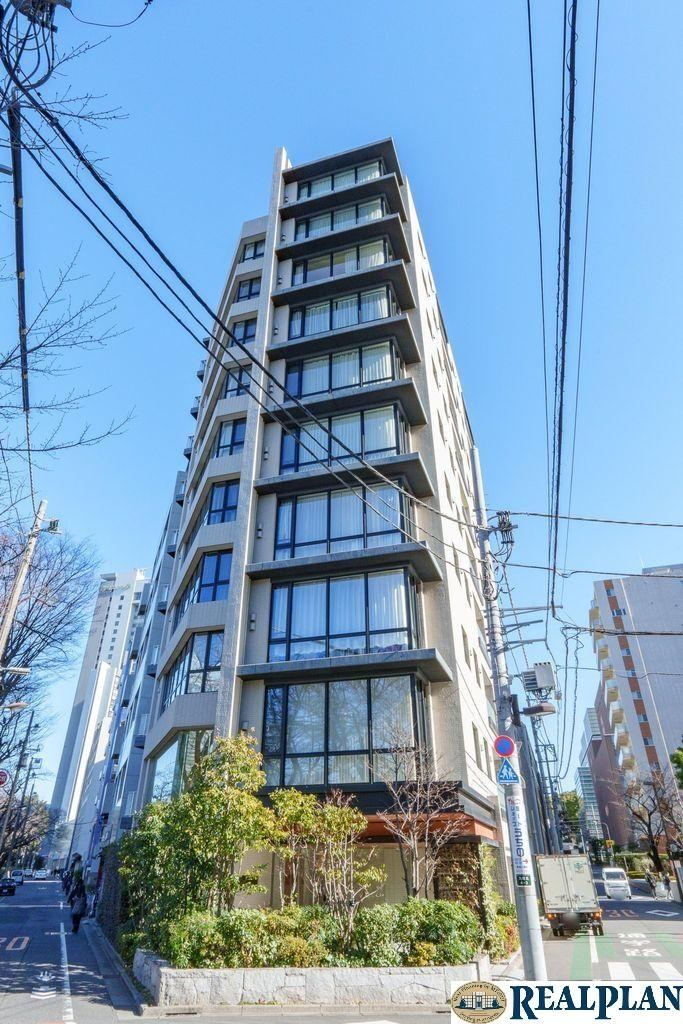 2LDK apartment in Chiyoda Ward, Tokyo - Photo 1
