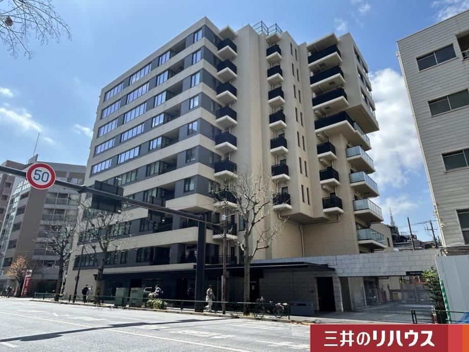 3LDK apartment in Shinjuku Ward, Tokyo - Photo 1
