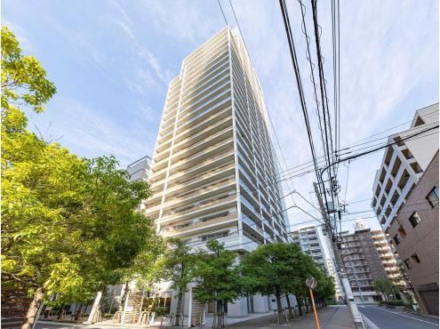 3LDK apartment in Minato Ward, Tokyo - Photo 1