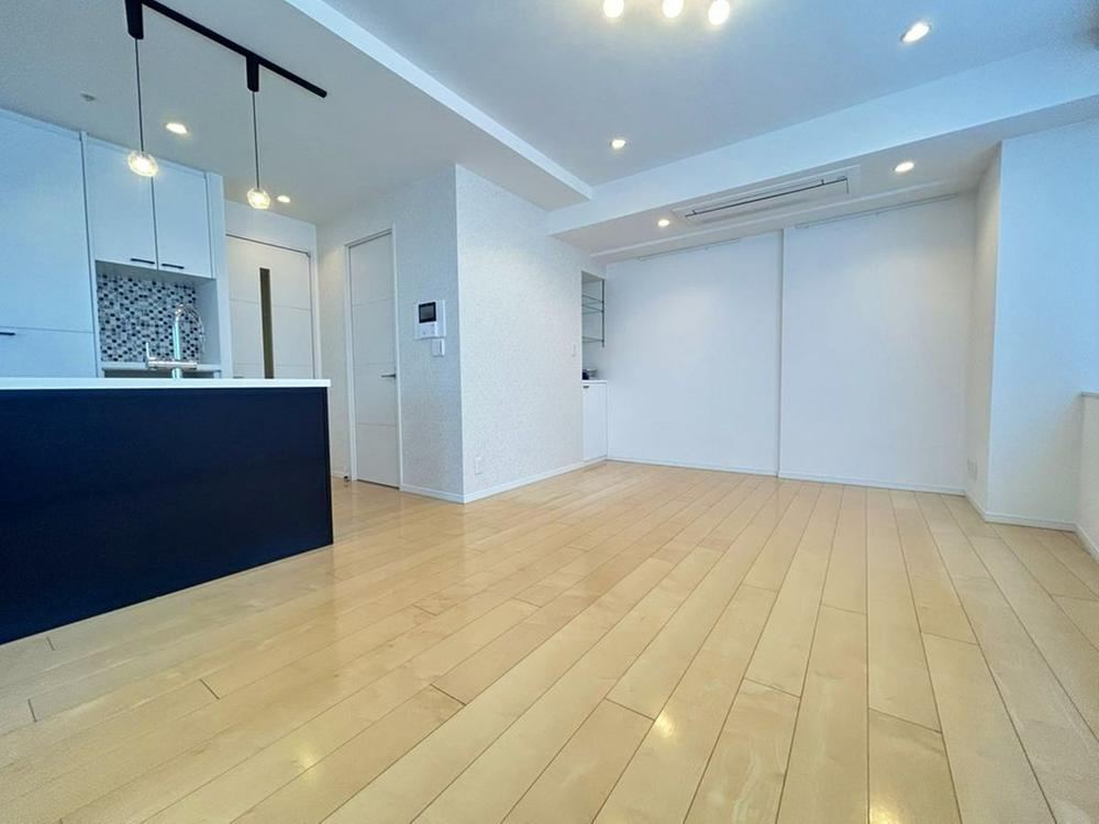 2LDK apartment in Shinjuku Ward, Tokyo - Photo 1