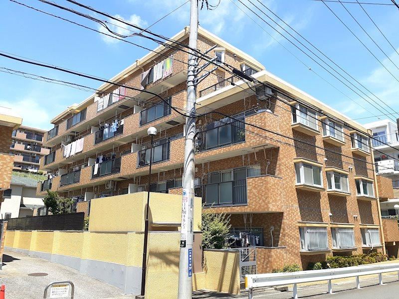 3LDK apartment in Minami Ward, Yokohama, Kanagawa - Photo 1