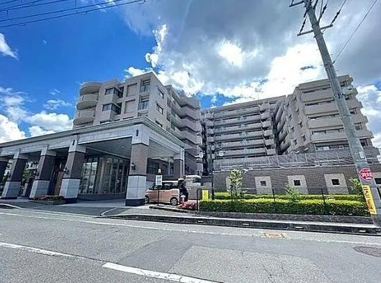 3LDK apartment in Hirakata, Osaka - Photo 1