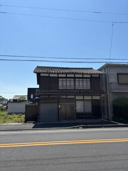 3DK house in Shikokuchuo, Ehime - Photo 1