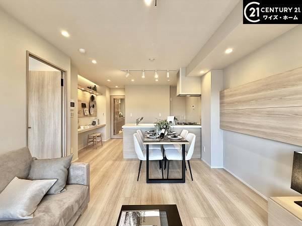 2LDK apartment in Meguro Ward, Tokyo - Photo 1