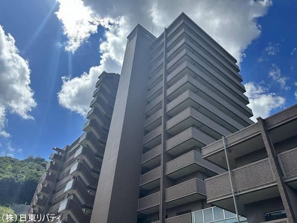 4LDK apartment in Aki Ward, Hiroshima - Photo 1