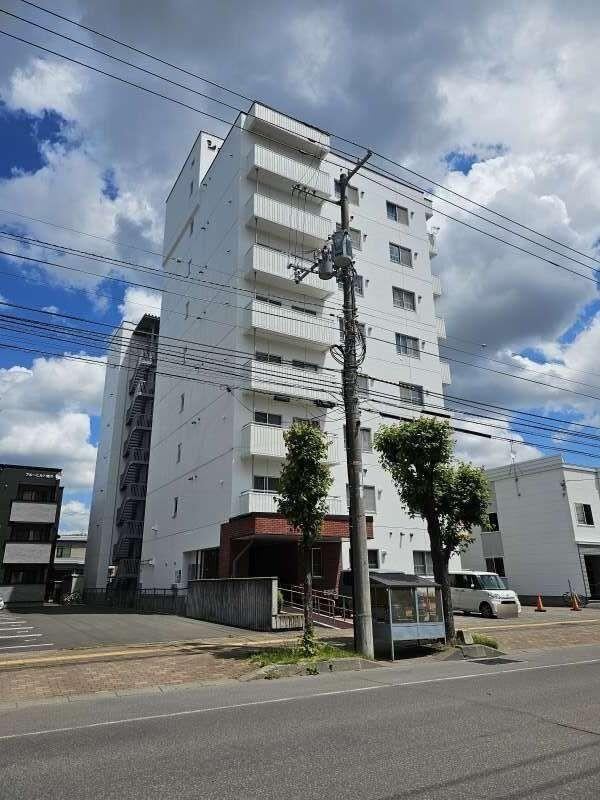 2LDK apartment in Asahikawa, Hokkaido - Photo 1